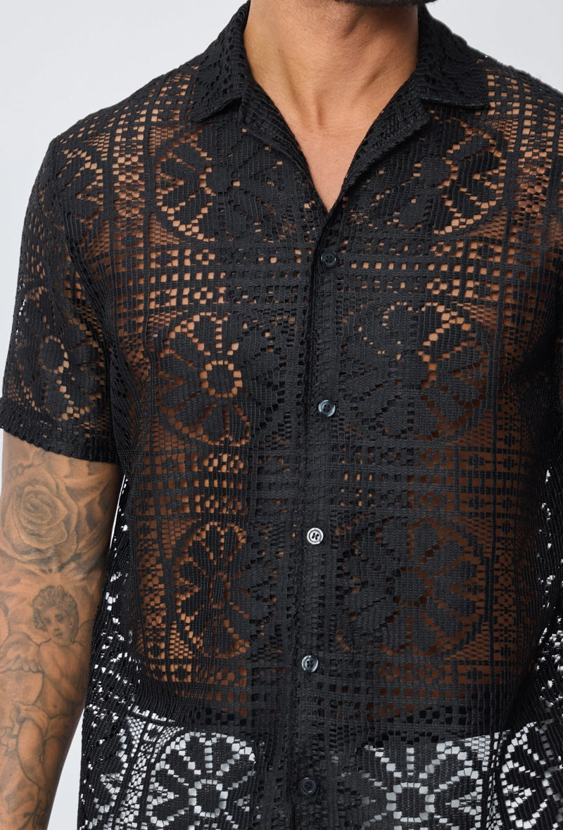 Chemise à dentelle transparente